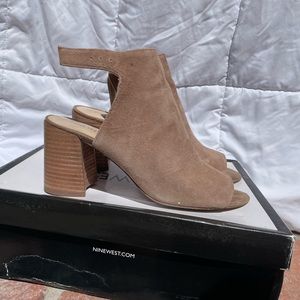 Nine West open toe sandal heel